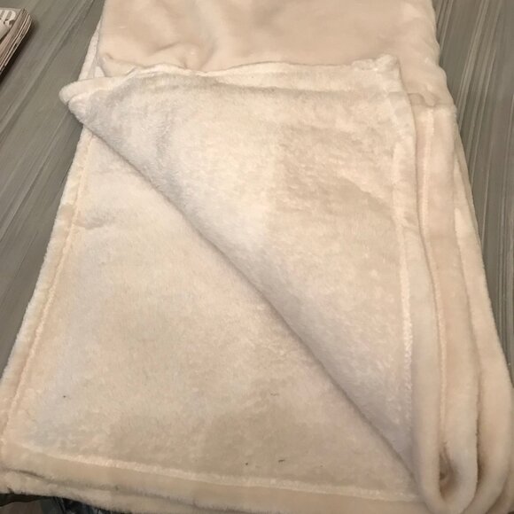Cream Colored Plush Throw/Blanket - Picture 1 of 2